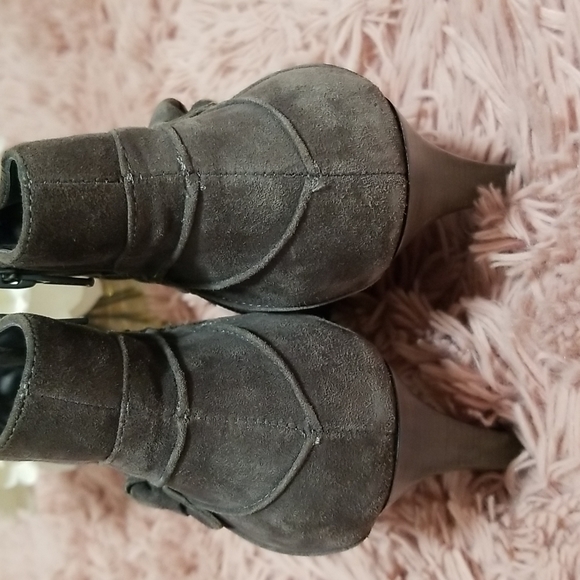Sam & Libby (Philipa) Gray Suede Leather Ankle Heeled Boots Size 6 1/2 M - Picture 5 of 13